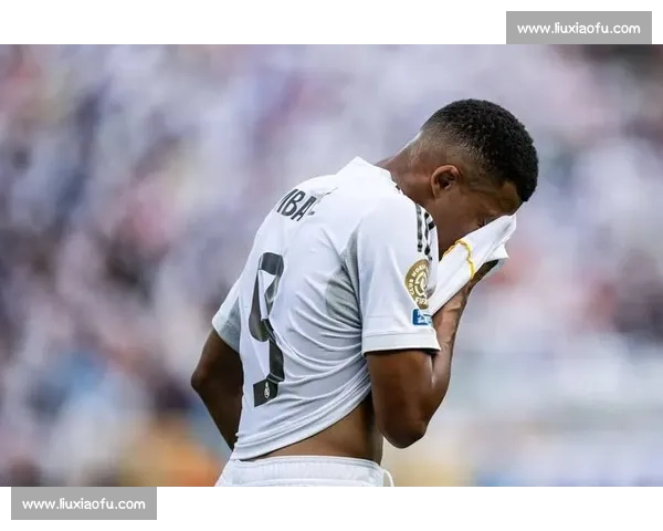 法媒预测巴黎世俱杯首发：K7 领衔青春三叉戟，登贝莱替补待命